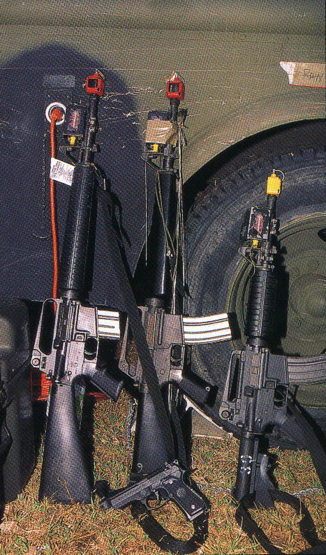 圖中由左至右分別為M-16A2、M-16A1和M-4A1．